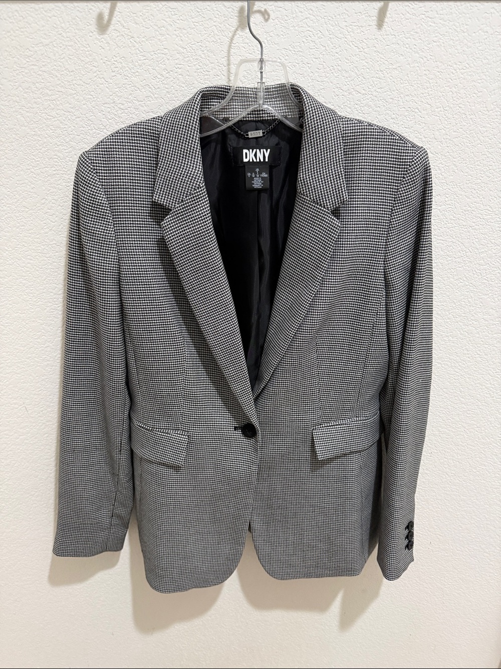DKNY Men’s Black and White Glen Plaid Sport Coat